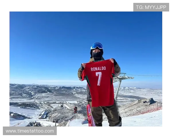 卡洛斯：C罗是所有球员的榜样；相比小罗我更爱去大罗的派对